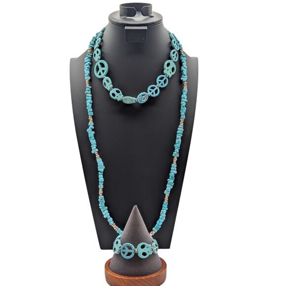 Howlite Dyed Turquoise Skull Peace Sign Chip Bead Mixed Jewelry Lot - Picture 8 of 8